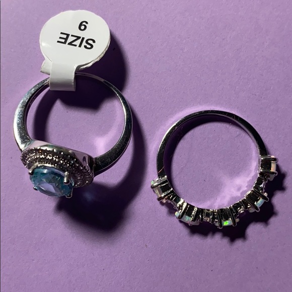 2 Sterling Silver Rings - Picture 3 of 3